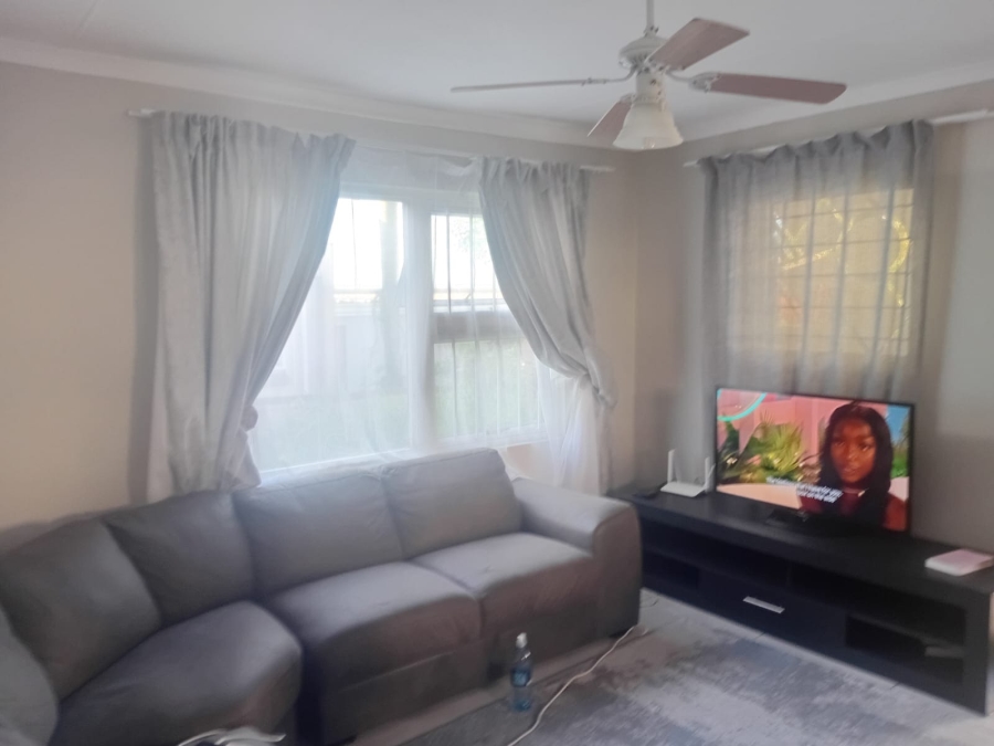 To Let 2 Bedroom Property for Rent in Beacon Bay Eastern Cape